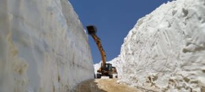 HAKKARİ (AA) – Hakkari'nin Yüksekova ilçesinde üs bölgelerine ulaşımın sağlandığı,