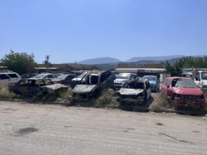 HATAY (AA) – Hatay'ın Kırıkhan ilçesinde sanayi sitesindeki 5 otomobilde