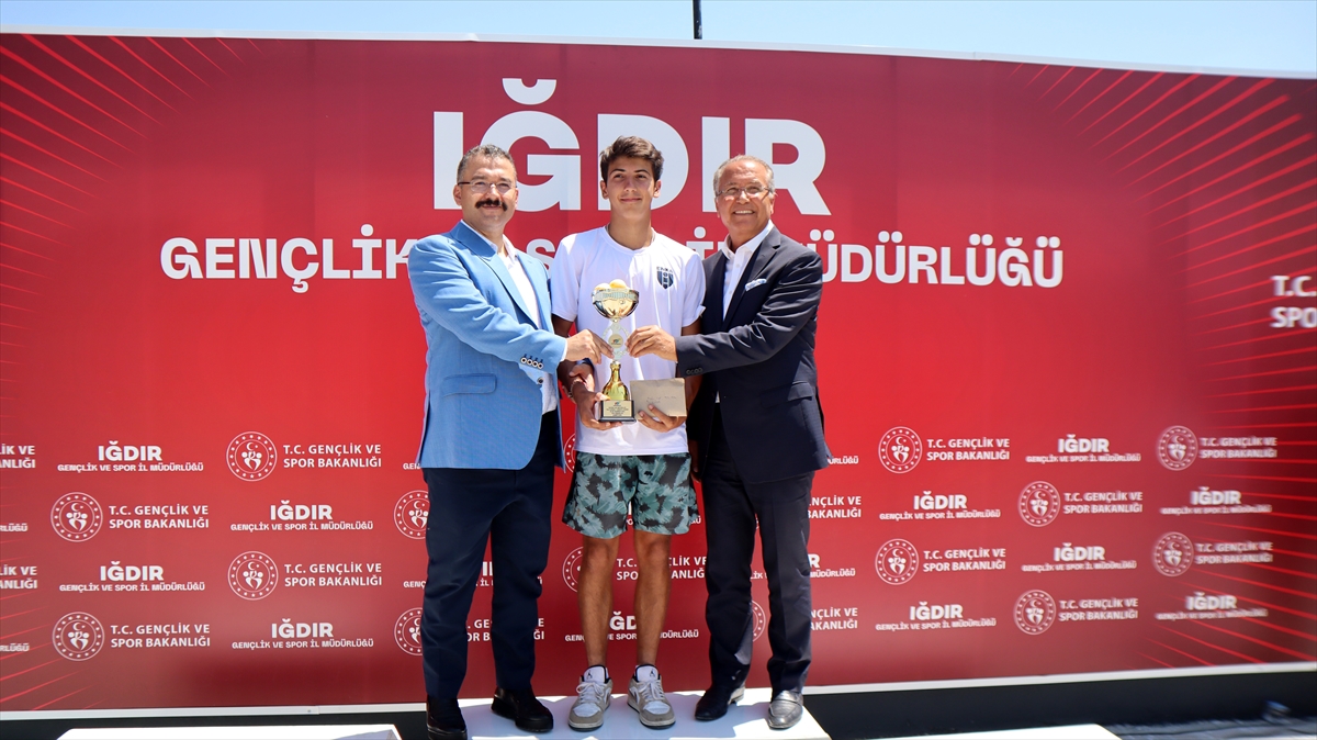 Iğdır'da yapılan Alagöz Holding 4. Kayısı Cup Tenis Turnuvası tamamlandı