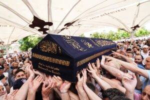 İSTANBUL (AA) – Vefat eden İlahiyatçı Yusuf Kavaklı, Fatih Camisi'nde