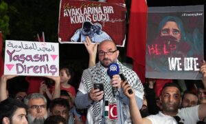 İSTANBUL (AA) – Avcılar Vicdan Hareketi Platformu üyeleri, İsrail'in Filistin'e