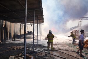 - Yangının sıçrama ihtimali nedeniyle Bornova Belediyesine ait hayvan barınağı