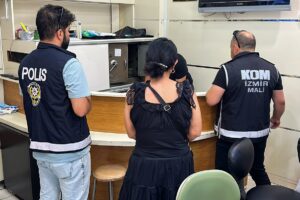 İZMİR (AA) – İzmir'de bir banka şube müdürü için de