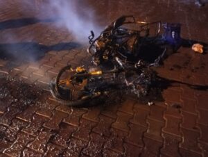 KARABÜK (AA) – Karabük'ün Eflani ilçesinde motosikletin kundaklanması cep telefonu