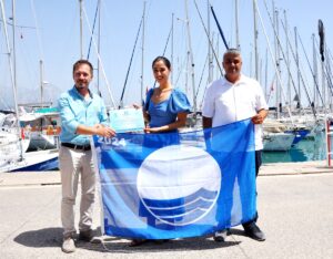 ANTALYA (AA) – Antalya'nın Kemer ilçesindeki bir marina ve 5