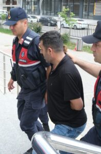 KIRKLARELİ (AA) – Kırklareli'nde bir fabrikadan kablo çaldığı iddiasıyla, aralarında