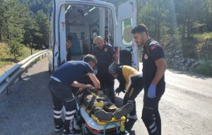 MANİSA (AA) – Manisa'nın Demirci ilçesinde uçuruma yuvarlanan otomobildeki 4