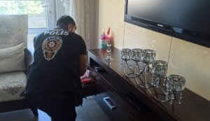 MERSİN (AA) – Mersin merkezli 10 ilde bilişim yoluyla dolandırıcılık