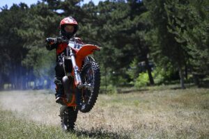 ANKARA (AA) – Motosiklet sporcuları Fethi Tan, Batuhan Demiryol ve