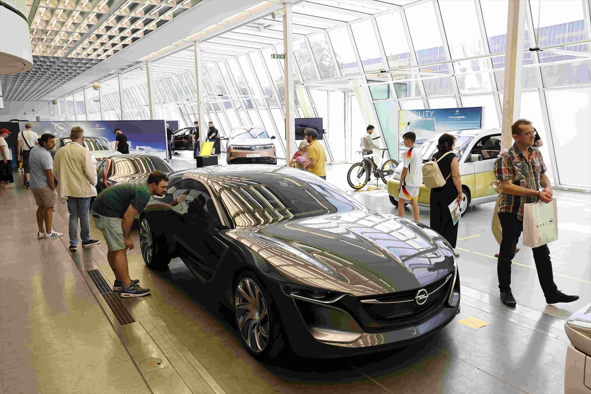 Opel, otomotiv üretiminin 125. yılını Rüsselsheim'da kutladı
