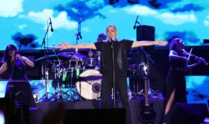 TRABZON (AA) – Anadolu rock müziğinin temsilcilerinden Haluk Levent, Trabzon'da