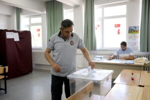 KIRKLARELİ (AA) – Yüksek Seçim Kurulunun (YSK), kısıtlı iki kişinin