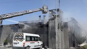 İSTANBUL (AA) – Silivri'de boya üretilen bir fabrikada çıkan yangına