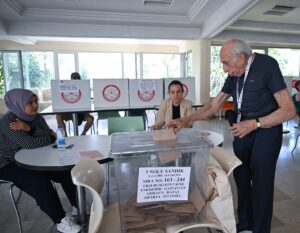 ANKARA (AA) Türk Tabipleri Birliği (TTB) 76. Büyük Kongresinde, seçili