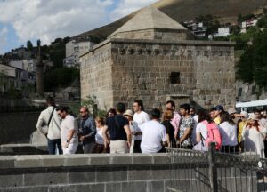 BİTLİS (AA) – Turistik Tatvan Treni ile Bitlis'e gelenler, il