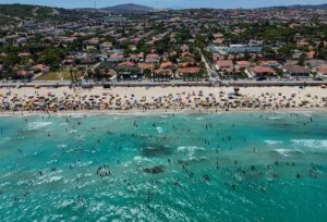 İZMİR (AA) – İç turizmin önde gelen merkezlerinden Çeşme'de oteller,