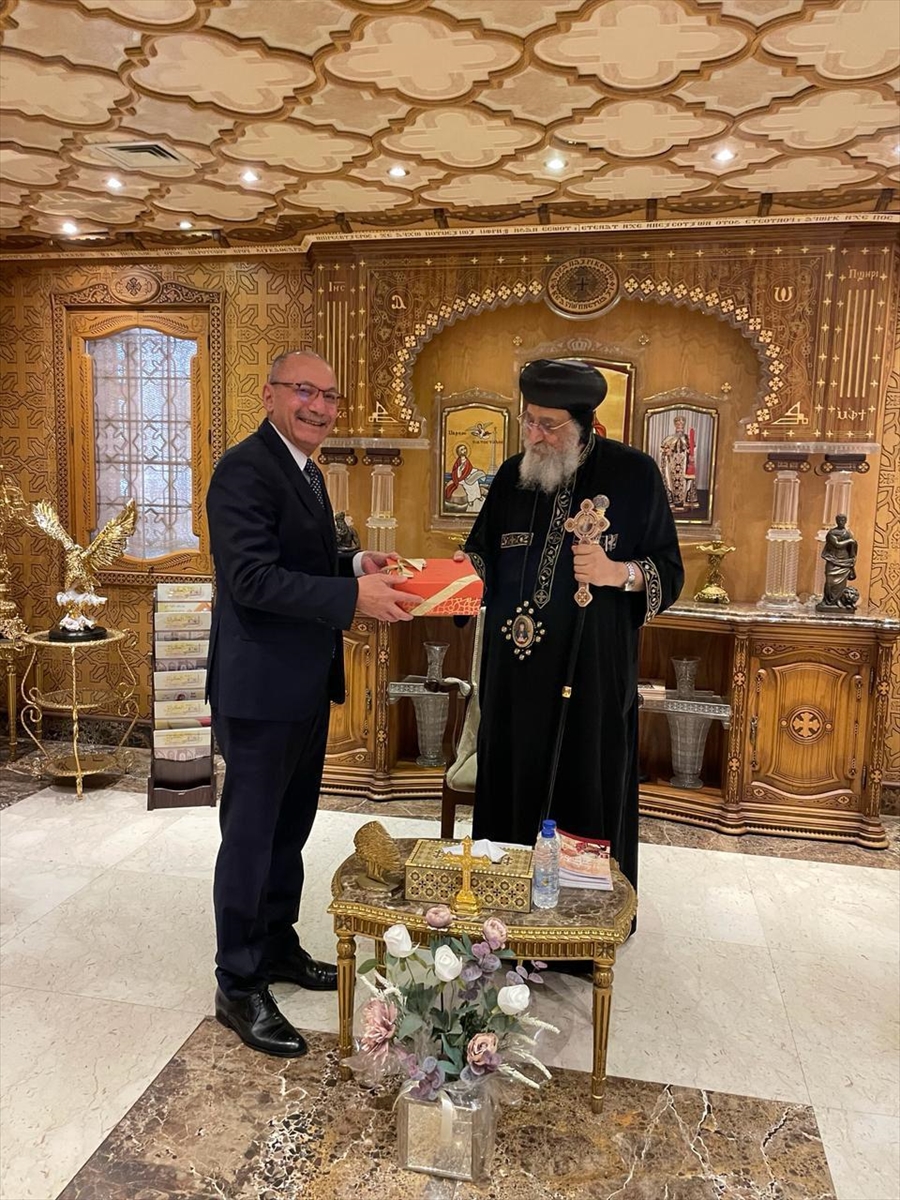 Türkiye’nin Kahire Büyükelçisi Şen'den Mısır Kıpti Ortodoks Kilisesine ziyaret