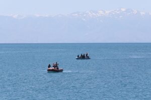 VAN (AA) – Van'da serinlemek için girdiği Van Gölü'nde kaybolan