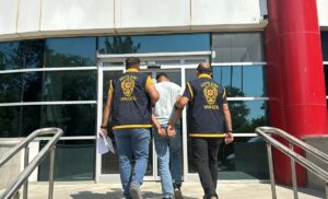 - Hırsızlık anı güvenlik kameralarınca kaydedildi