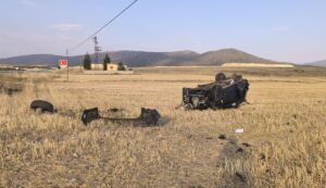 AFYONKARAHİSAR (AA) – Afyonkarahisar'ın Emirdağ ilçesinde otomobilin takla atarak şarampole