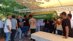 KONYA (AA) – Afyonkarahisar'ın Sandıklı ilçesinde yolcu otobüsü ile yem