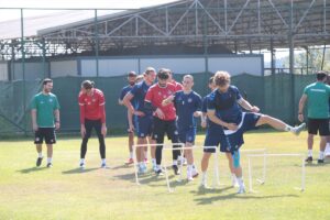 BOLU (AA) – Bolu'da kamp yapan Trendyol 1. Lig takımlarından