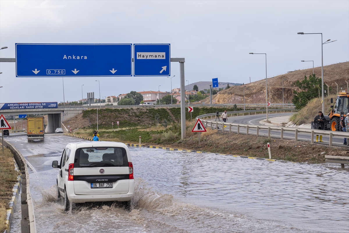Ankara'da sağanak etkili oldu