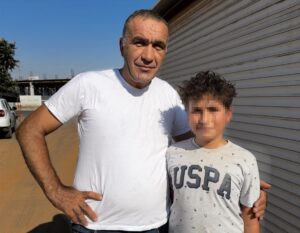 - "Marketten aldığım mamaları köpeğe verdim. Bana bakınca sevmek istedim,