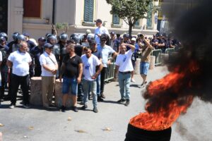 TİRAN (AA) – Arnavutluk'un başkenti Tiran'da Belediye Başkanı Erion Veliaj'ın