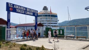 BARTIN (AA) – Rusya'nın Soçi kentinden hareket eden "Astoria Grande"