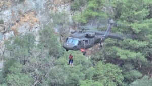 - Helikopterle bölgeden alınanlar, kontrol amaçlı hastaneye götürüldü