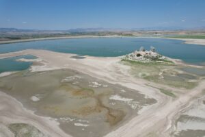 AMASYA (AA) – Amasya'nın Suluova ilçesindeki Yedikır Baraj Gölü'nde, su