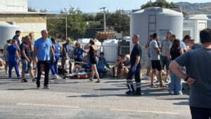 MUĞLA (AA) – Muğla'nın Bodrum ilçesinde, otomobil ile minibüsün çarpışması