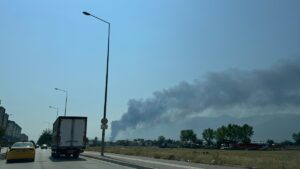 BURSA (AA) – Bursa'nın Yıldırım ilçesinde, kağıt fabrikası ve geri