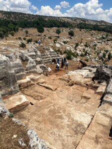 DİYARBAKIR (AA) – Diyarbakır'ın Kulp ilçesinde eski bir taş ocağı