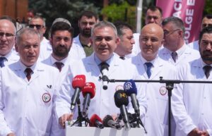 ANKARA (AA) – Türk Eczacılar Birliği, yeni eczacılık fakültesi açılmamasını,