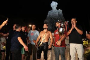 EDİRNE (AA) – 663. Tarihi Kırkpınar Yağlı Güreşleri başpehlivanlık final