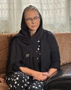 İZMİR (AA) – İzmir'in Konak ilçesinde sağanaktan korunmaya çalışırken elektrik