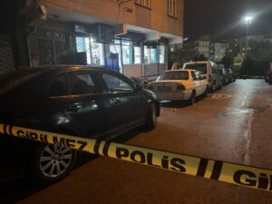 İSTANBUL (AA) – Esenler'de kahvehaneye düzenlenen silahlı saldırıda iş yerinin