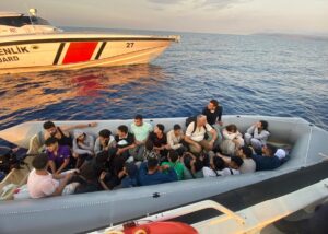 MUĞLA (AA) – Muğla'nın Fethiye ilçesi açıklarında 26 düzensiz göçmen