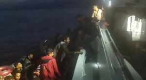 MUĞLA (AA) – Muğla'nın Fethiye ilçesi açıklarında 26 düzensiz göçmen