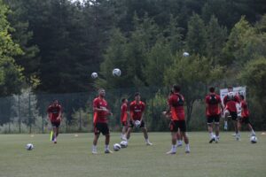 BOLU (AA) – Yeni sezon öncesi Bolu'nun Gerede ilçesinde kamp