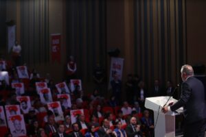 - "Hiçbir ülkede hiçbir millet tanka yumruk atmaz, tankın önüne