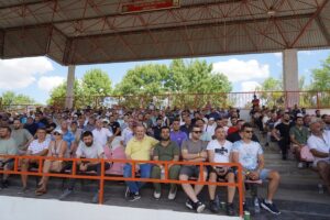 - Türkiye'nin dört bir yanından gelen güreşseverler tribünleri doldurdu