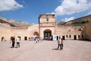 AĞRI (AA) – Ağrı'nın Doğubayazıt ilçesinde Osmanlı'nın Anadolu'daki en seçkin