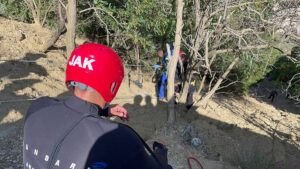 ISPARTA (AA) – Isparta'da, serinlemek için gölete giren kız çocuğu