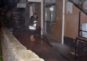 KARS (AA) – Kars'ın Sarıkamış ilçesinde sağanak nedeniyle su baskınları,