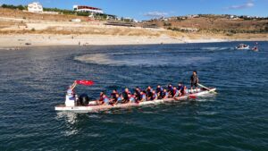 KAYSERİ (AA) – Kayseri'de Yamula Baraj Gölü'nde düzenlenen Dragon Festivali