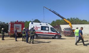 KOCAELİ (AA) – Kocaeli'nin Kandıra ilçesinde beton santrali inşaatında çalışan