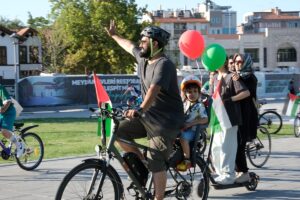 KONYA (AA) – Konya'da üniversite öğrencileri, Filistin için pedal çevirdi.